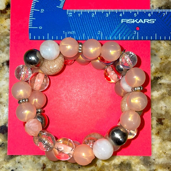Incredible Statement Bracelet! 3 layered Pink and silver stone beads - NWOT - Picture 4 of 4